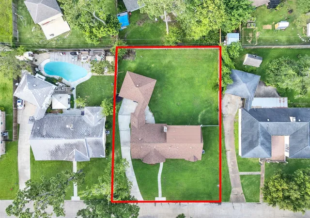 3rd image of 3017 Inwood Dr, Dickinson, TX 77539 | MLS# 63737139