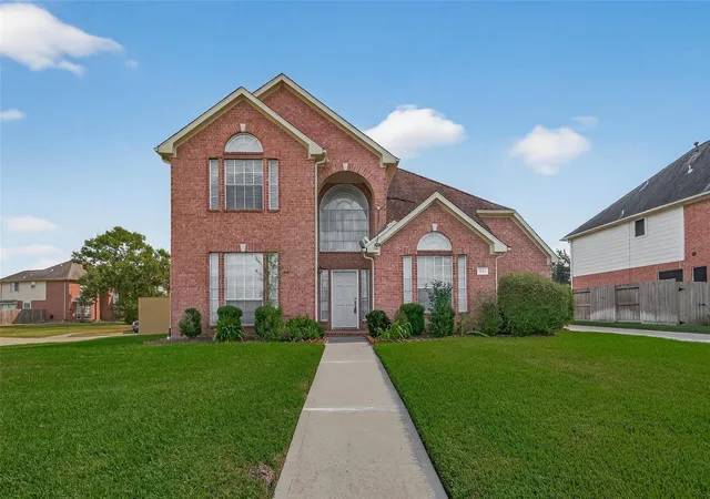 Photo 2 of Single family home for sale at 2103 Five Iron Dr, Houston, TX 77089 | MLS# 19953697 | Listing updated on 2026-08-29
