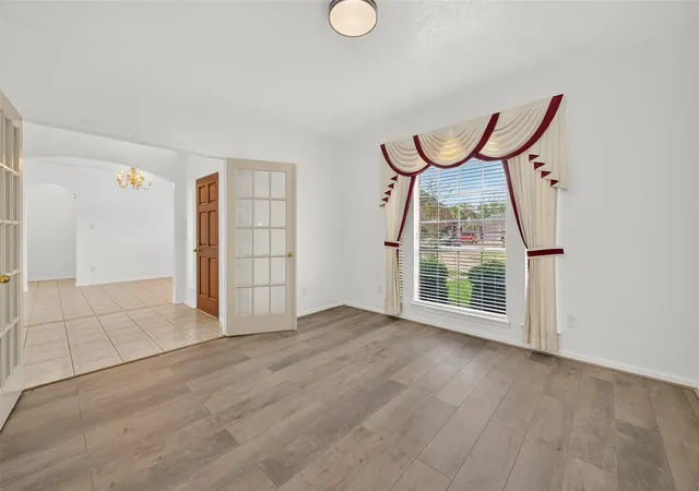 Photo 4 of Single family home for sale at 2103 Five Iron Dr, Houston, TX 77089 | MLS# 19953697 | Listing updated on 2026-08-29
