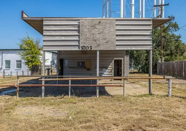 Photo 3 of Single family home for sale at 3703 S College Ave, Bryan, TX 77801 | MLS# 26939252 | Listing updated on 2026-08-31