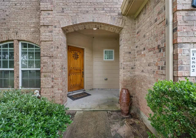 Photo 3 of Single family home for sale at 10502 Raven Xing Ln, Houston, TX 77089 | MLS# 65959397 | Listing updated on 2026-08-30