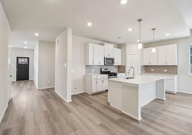 2nd image of 12030 Shining Lake Dr, Baytown, TX 77523 | MLS# 73471185