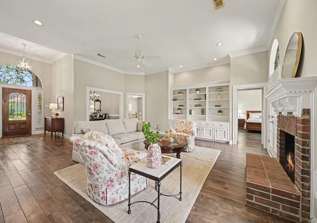 Photo 4 of Single family home for sale at 11614 Vailrun Dr, Houston, TX 77070 | MLS# 32851789 | Listing updated on 2026-09-13