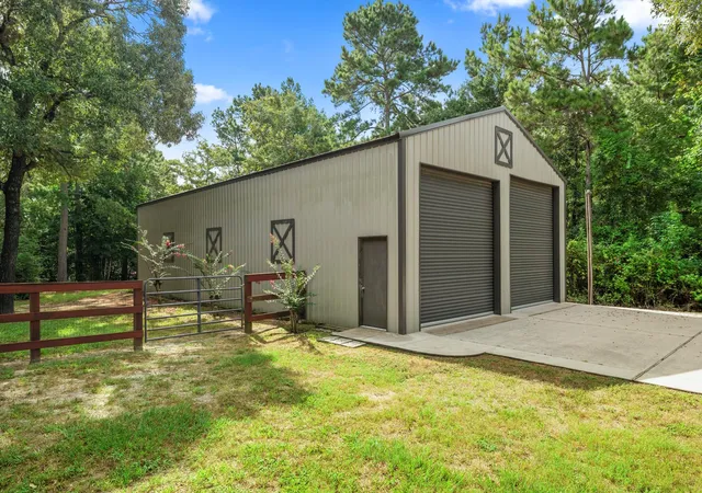 Photo 3 of Sale Pending at 11507 Kingford Ct, Montgomery, TX 77316 | MLS# 85183313 | Listing updated on 2026-09-06
