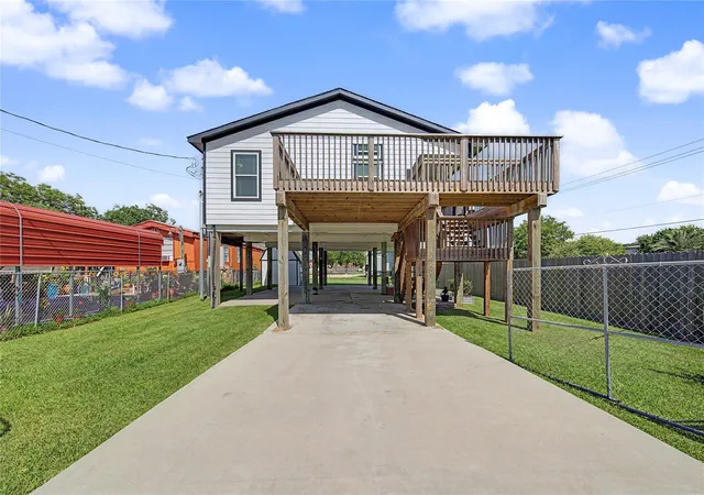 1st image of 206 19th St, Dickinson, TX 77539 | MLS# 63517728