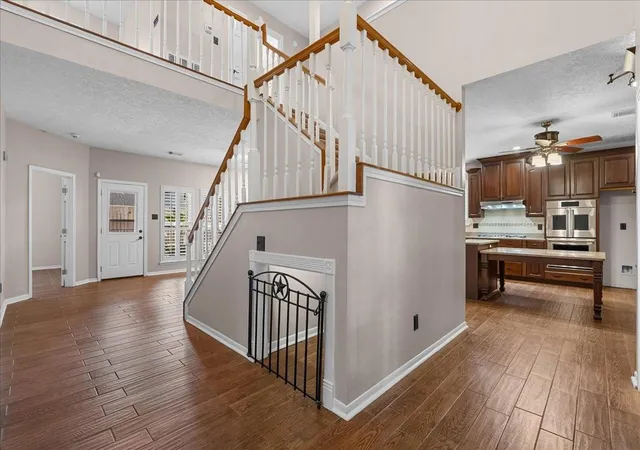2nd image of 1006 Chesterwood Dr, Pearland, TX 77581 | MLS# 2442325