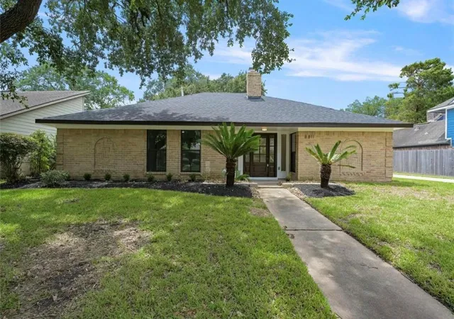 1st image of 8811 Tavistock Dr, Houston, TX 77031 | MLS# 73555256