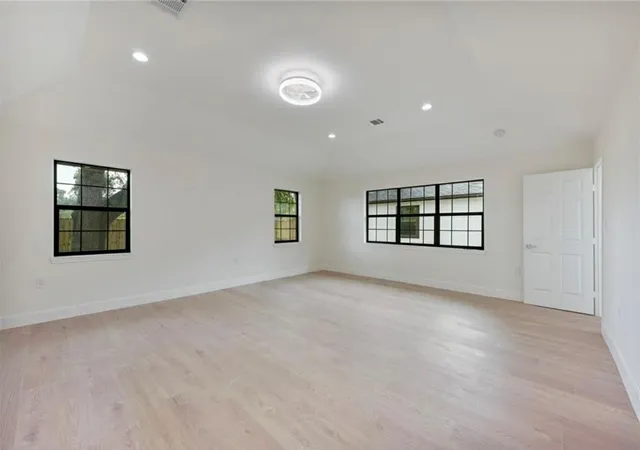28th image of 8811 Tavistock Dr, Houston, TX 77031 | MLS# 73555256