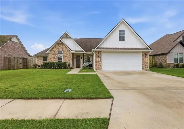 Homes for sale in Lumberton, TX | 105 Pindo Palm, Lumberton, TX 77657 | MLS# 35203596