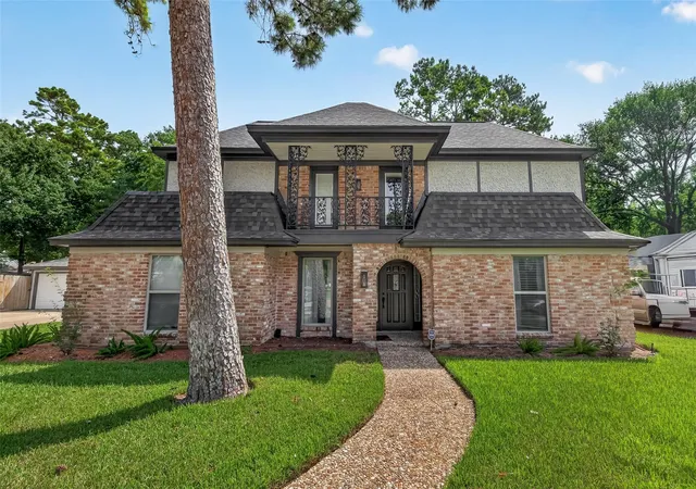 Photo 4 of Single family home for sale at 5414 Crown Colony, Houston, TX 77069 | MLS# 5949278 | Listing updated on 2026-09-21