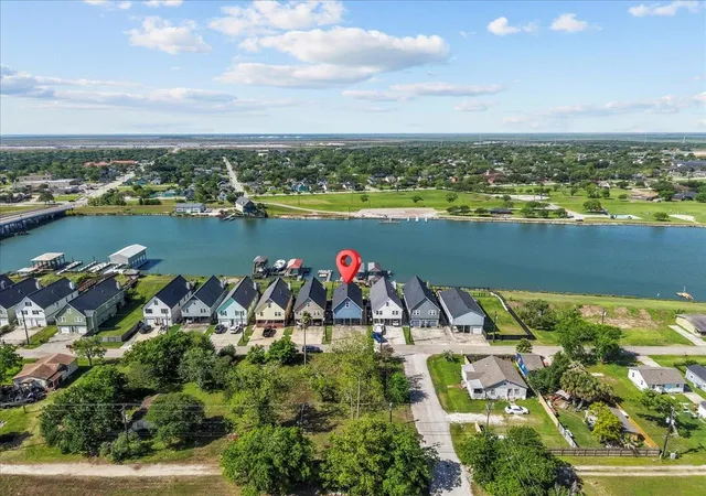 Homes for sale in Freeport, TX | 209 S Front St, Freeport, TX 77541 | MLS# 76862376