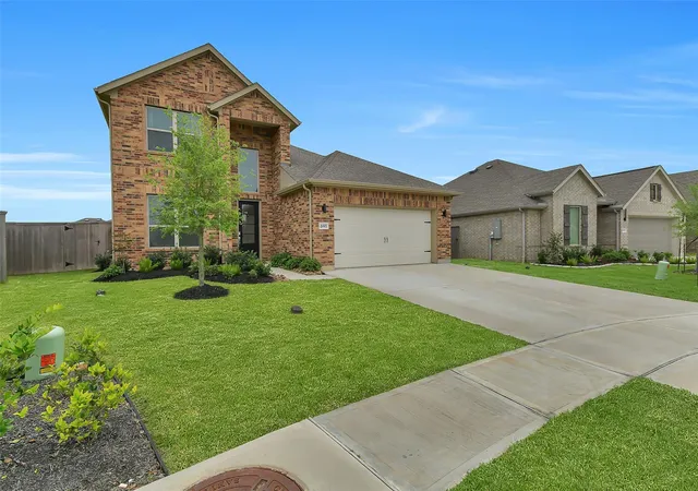 Homes for sale in League City, TX | 2001 Penwern Alley Ln, League City, TX 77573 | MLS# 4501975