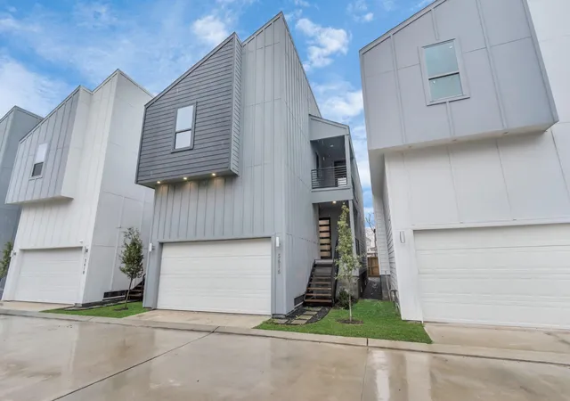 2nd image of 5616 Savyon Dr, Houston, TX 77091 | MLS# 82305788