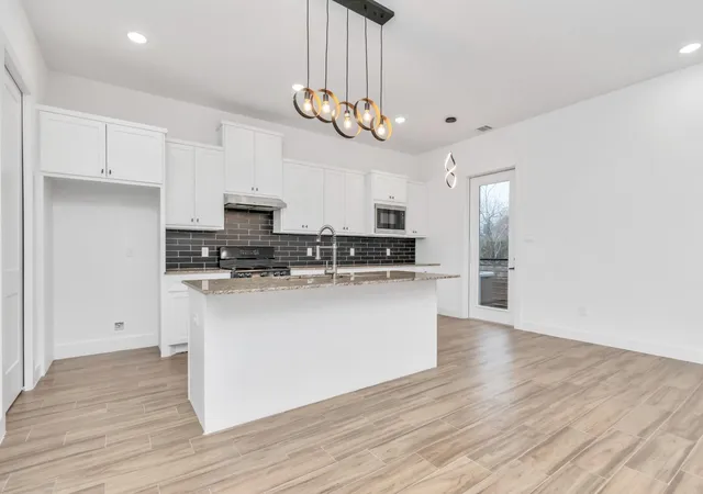 4th image of 5616 Savyon Dr, Houston, TX 77091 | MLS# 82305788