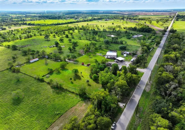 Homes for sale in Rosharon, TX | 11715 County Road 48, Rosharon, TX 77583 | MLS# 23194089