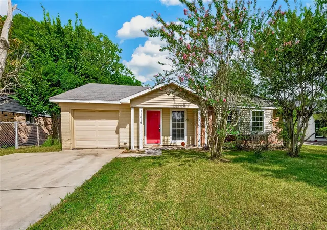 Photo 1 of Single family home for sale at 11819 Leitrim Wy, Houston, TX 77047 | MLS# 36160333 | Listing updated on 2026-09-24