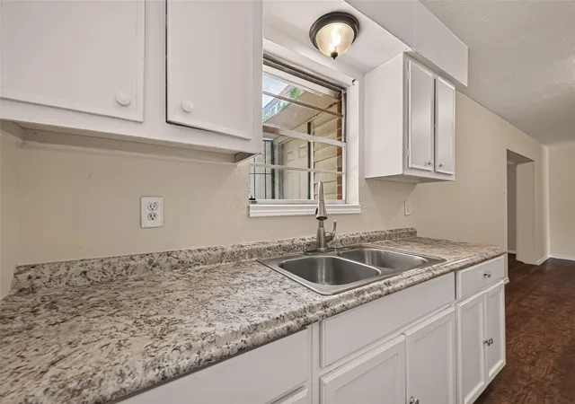 Photo 3 of Single family home for sale at 11819 Leitrim Wy, Houston, TX 77047 | MLS# 36160333 | Listing updated on 2026-09-24