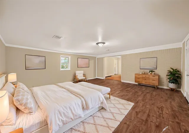 Photo 4 of Single family home for sale at 11819 Leitrim Wy, Houston, TX 77047 | MLS# 36160333 | Listing updated on 2026-09-24