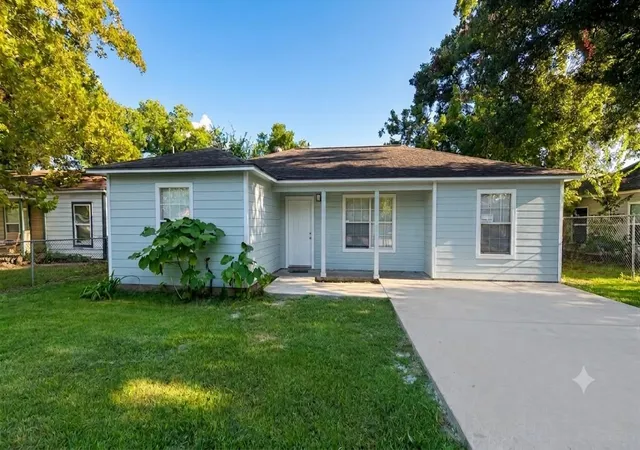 Photo 1 of Single family home for sale at 7542 Bywood St, Houston, TX 77028 | MLS# 4347076 | Listing updated on 2026-09-12