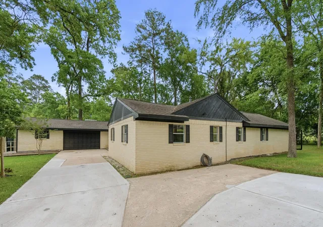 2nd image of 254 Springs Edge Dr, Montgomery, TX 77356 | MLS# 37620907