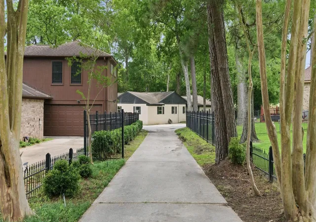 3rd image of 254 Springs Edge Dr, Montgomery, TX 77356 | MLS# 37620907
