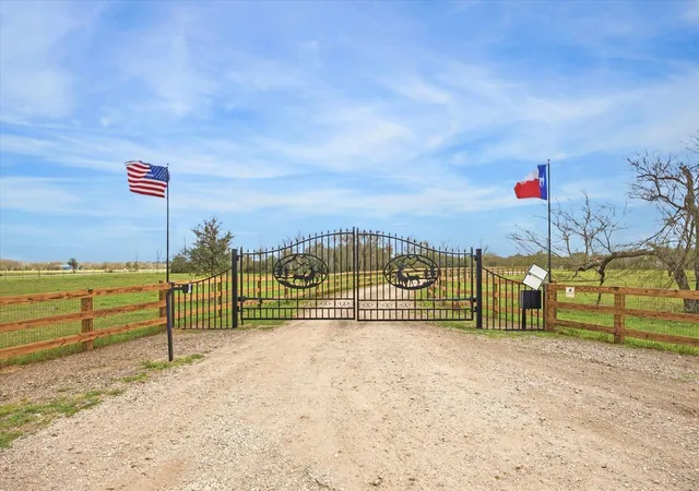 Photo 3 of Single family home for sale at 2224 Maler Rd, Sealy, TX 77474 | MLS# 83262715 | Listing updated on 2026-08-28
