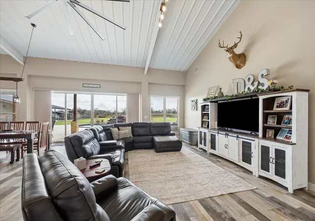 Photo 4 of Single family home for sale at 2224 Maler Rd, Sealy, TX 77474 | MLS# 83262715 | Listing updated on 2026-08-28