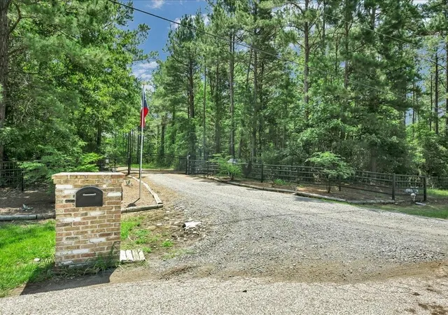 Photo 3 of Single family home for sale at 716 Mountainview Rd, Lufkin, TX 75904 | MLS# 41425693 | Listing updated on 2026-09-11