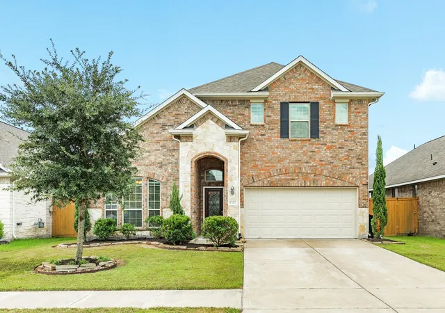 Photo 2 of Sale Pending at 1702 Diamond Mountain Dr, Rosharon, TX 77583 | MLS# 27191226 | Listing updated on 2026-08-26