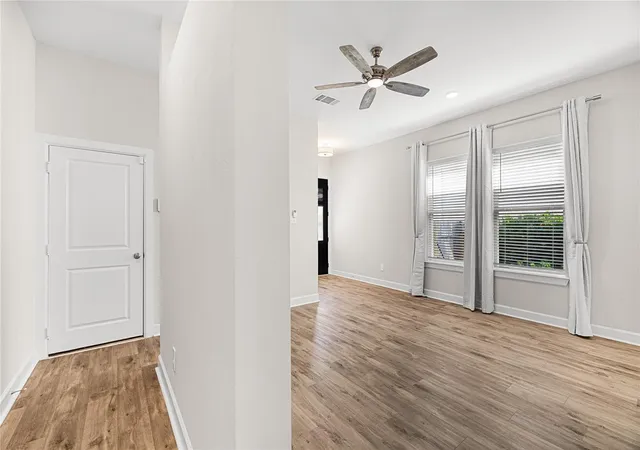 Photo 4 of Single family home for sale at 15611 Rising Wren Ct, Conroe, TX 77302 | MLS# 35948238 | Listing updated on 2026-08-06