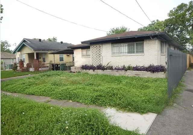 1st image of 2627 Stevens St, Houston, TX 77026 | MLS# 63273009