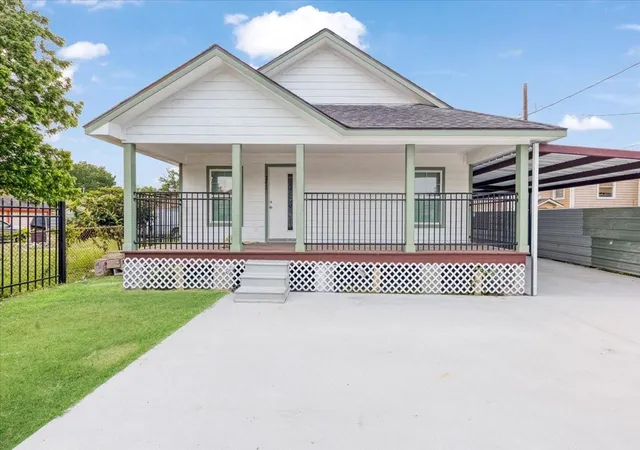 Photo 1 of Single family home for sale at 7211 Boyce St, Houston, TX 77020 | MLS# 19058294 | Listing updated on 2026-08-08
