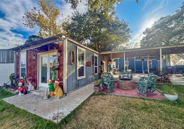 Photo 3 of Single family home for sale at 841 S Loop 497, Bellville, TX 77418 | MLS# 17039877 | Listing updated on 2026-06-19