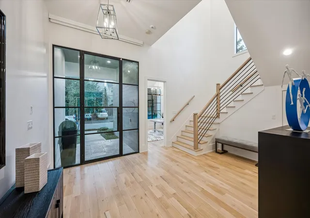 3rd image of 2215 Driscoll St, Houston, TX 77019 | MLS# 97753084