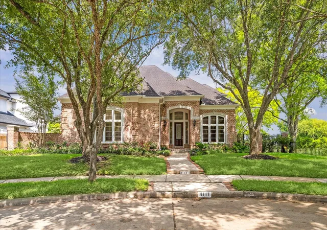 Photo 3 of Single family home for sale at 4111 Thistle Hl Ct, Sugar Land, TX 77479 | MLS# 47513811 | Listing updated on 2026-10-07