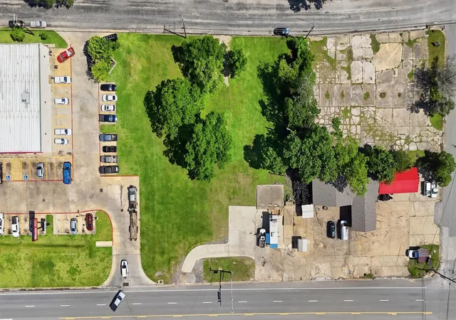 2nd image of 614 W Church St, Livingston, TX 77351 | MLS# 56723567