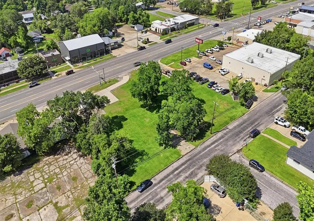 4th image of 614 W Church St, Livingston, TX 77351 | MLS# 56723567