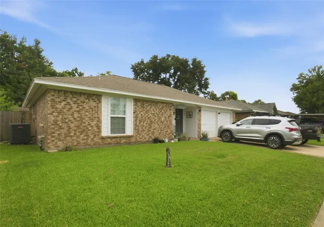 Photo 2 of Single family home for sale at 4616 Luella Ave, Deer Park, TX 77536 | MLS# 51221200 | Listing updated on 2026-09-17