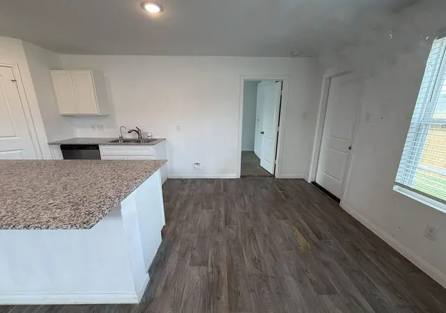 Photo 4 of Single family home for sale at 16404 Valerie Marie Pl, Conroe, TX 77306 | MLS# 63548233 | Listing updated on 2026-09-01