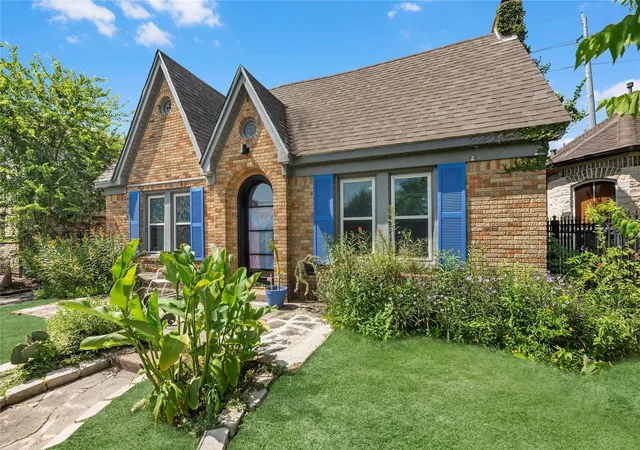 1st image of 2906 Rosewood St, Houston, TX 77004 | MLS# 86483258