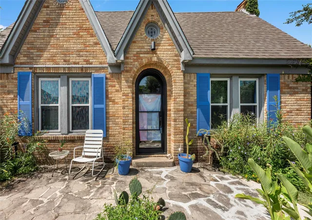 2nd image of 2906 Rosewood St, Houston, TX 77004 | MLS# 86483258