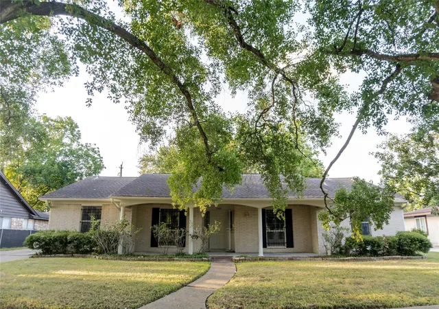 Photo 1 of Single family home for sale at 8526 Dashwood Dr, Houston, TX 77036 | MLS# 69839698 | Listing updated on 2026-09-16
