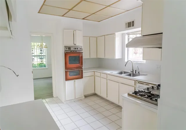 Photo 4 of Single family home for sale at 8526 Dashwood Dr, Houston, TX 77036 | MLS# 69839698 | Listing updated on 2026-09-16