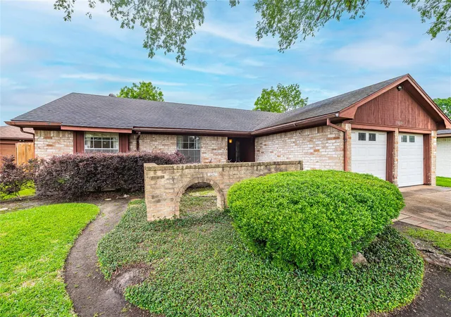 1st image of 10223 Kirkglen Dr, Houston, TX 77089 | MLS# 55436441