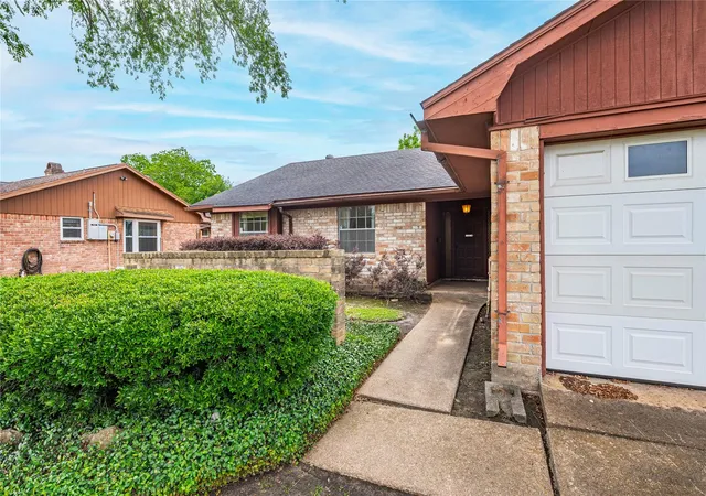 4th image of 10223 Kirkglen Dr, Houston, TX 77089 | MLS# 55436441