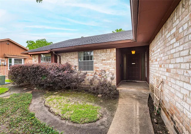 5th image of 10223 Kirkglen Dr, Houston, TX 77089 | MLS# 55436441