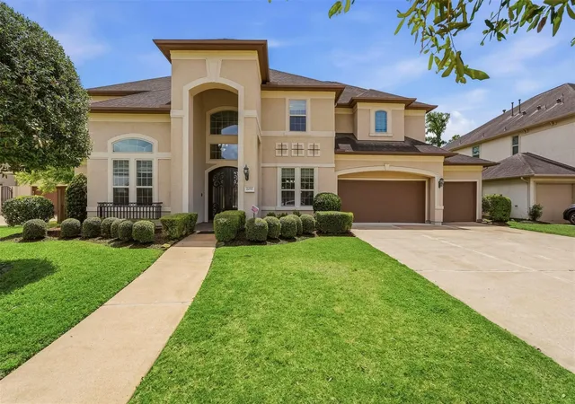 2nd image of 6011 Abercombie Ln, Sugar Land, TX 77479 | MLS# 853073