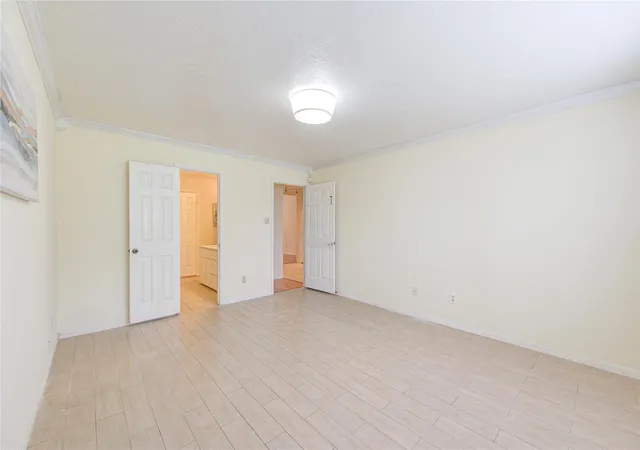 Photo 4 of Single family home for sale at 2915 Blue Mist Dr, Sugar Land, TX 77498 | MLS# 23042931 | Listing updated on 2026-09-06
