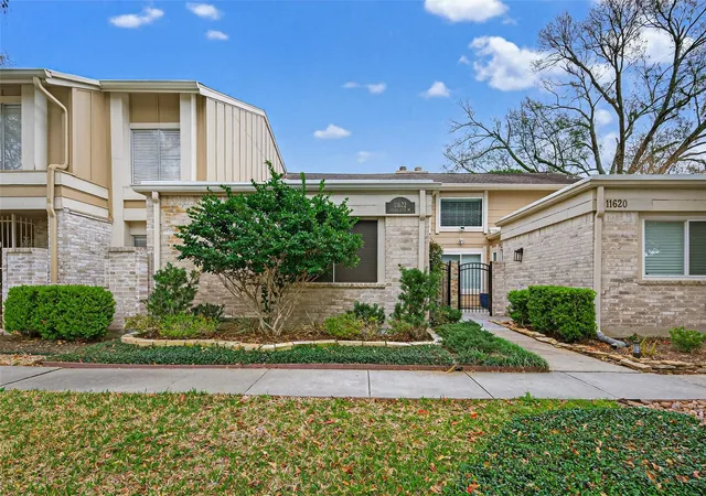 3rd image of 11622 Village Pl Dr #328, Houston, TX 77077 | MLS# 74807069