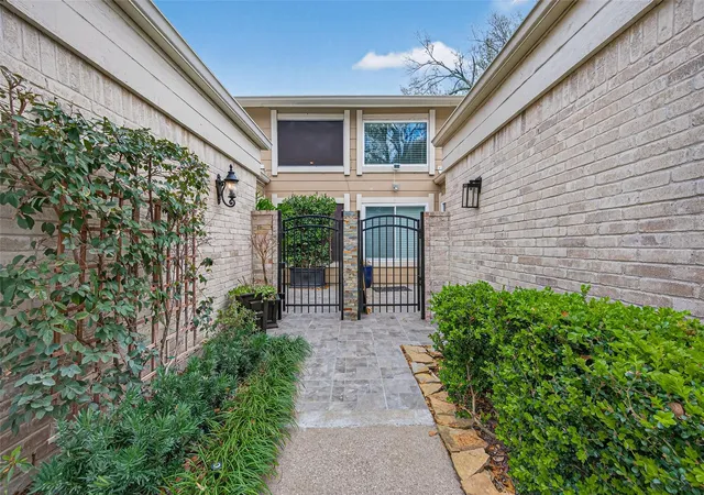 4th image of 11622 Village Pl Dr #328, Houston, TX 77077 | MLS# 74807069